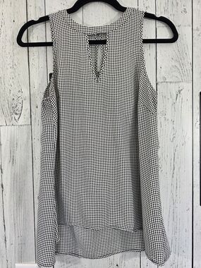 GUESS Houndstooth Keyhole Sleeveless Blouse Size S Office Business Career Wear
